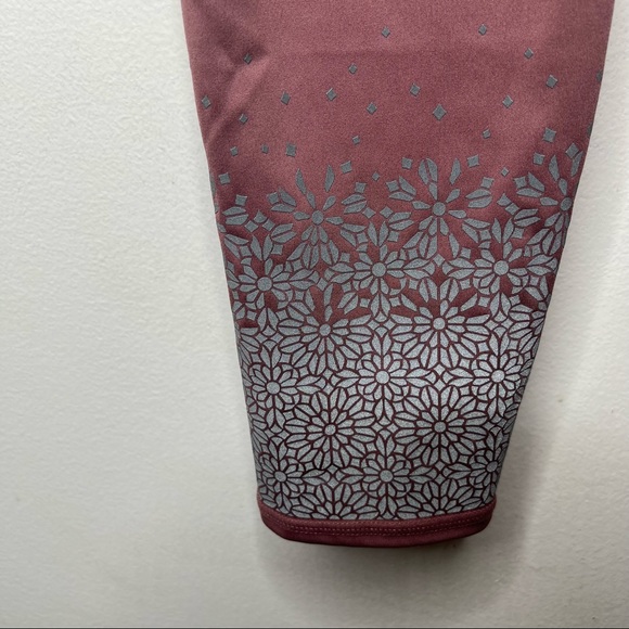 FABLETICS High Waist UltraCool 7/8 Leggings - Picture 7 of 12